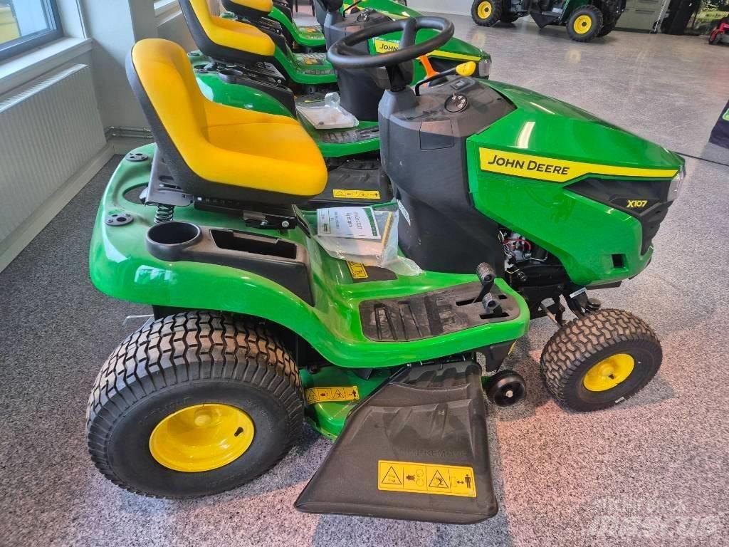 John Deere X 107 Päältäajettavat ruohonleikkurit
