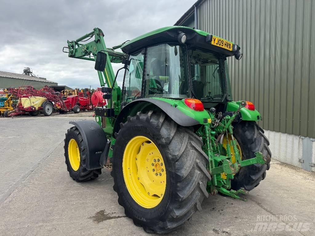 John Deere 5100 R Traktorit