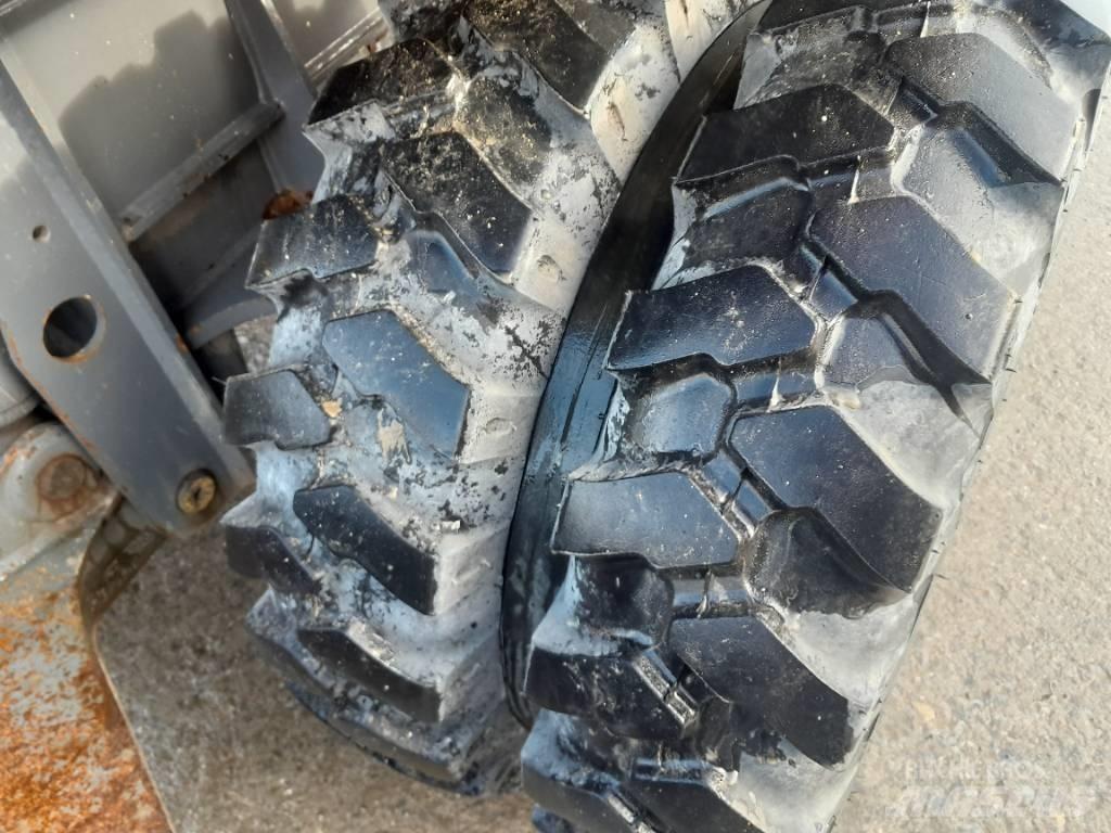 Takeuchi TB 295 W Pyöräkaivukoneet