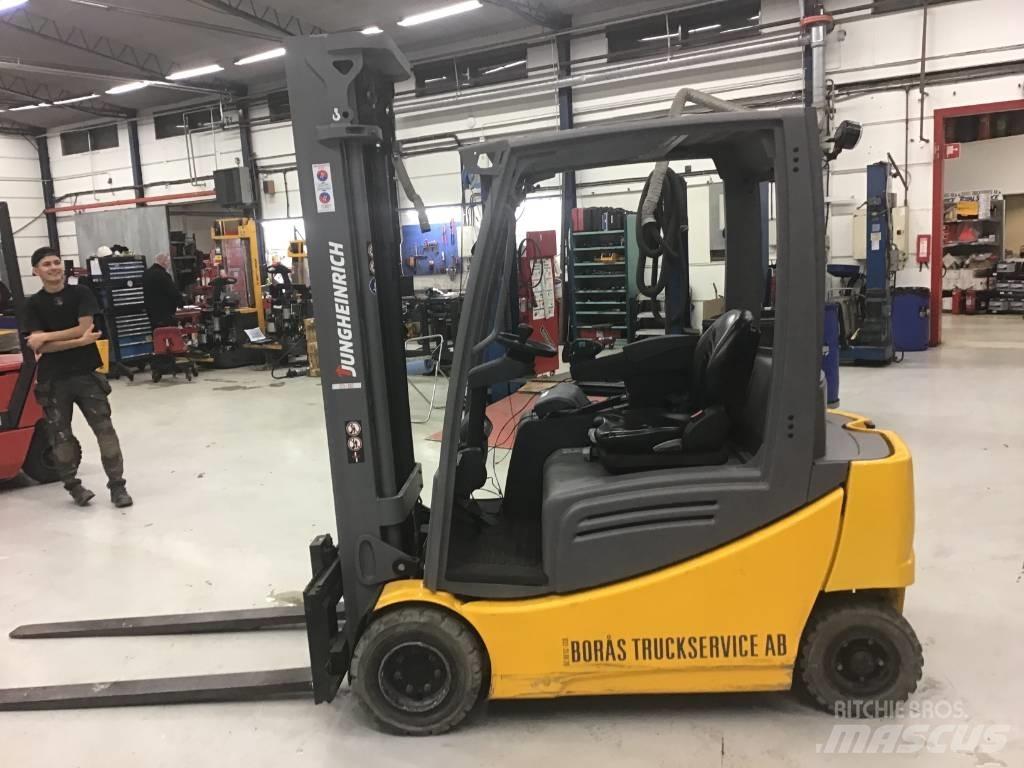 Jungheinrich EFG 320 Sähkötrukit