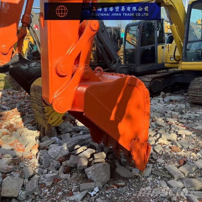 Hitachi ZX 135 Telakaivukoneet
