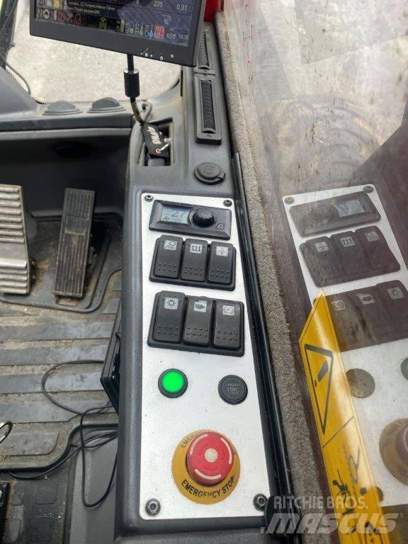 Komatsu 931 XC Harvesterit