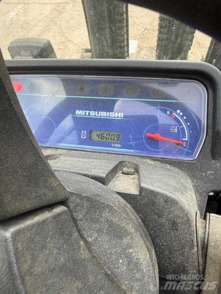 Mitsubishi FG 30 Nestekaasutrukit