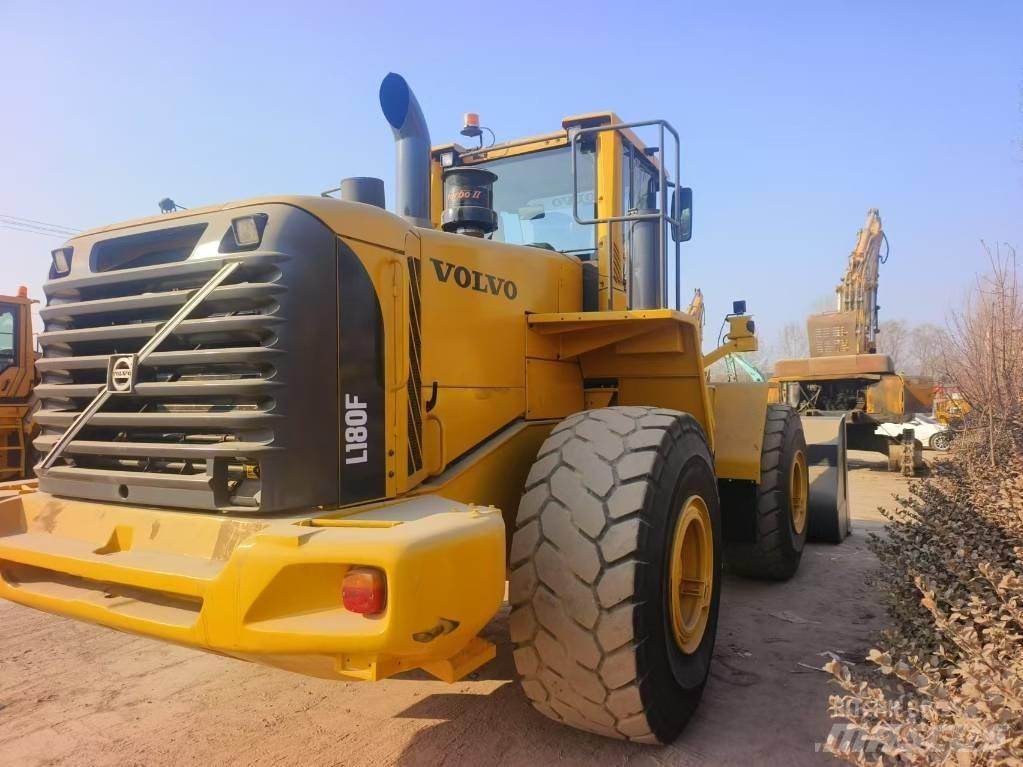 Volvo L 180 F Pyöräkuormaajat