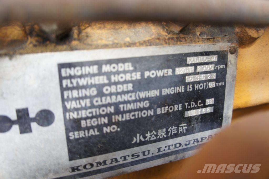 Komatsu D 155 A-1 Telaketjupuskutraktorit