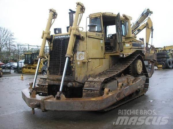 CAT D8N Telaketjupuskutraktorit