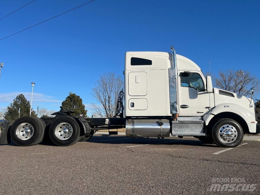 Kenworth T 880 Vetopöytäautot