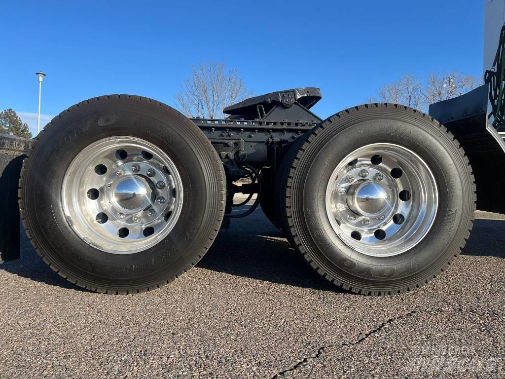 Kenworth T 880 Vetopöytäautot