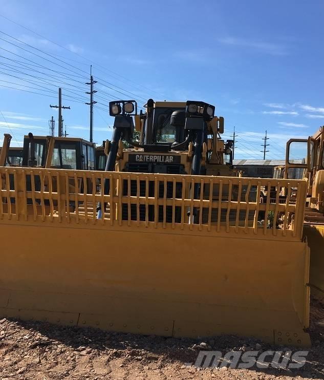 CAT D6R Telaketjupuskutraktorit