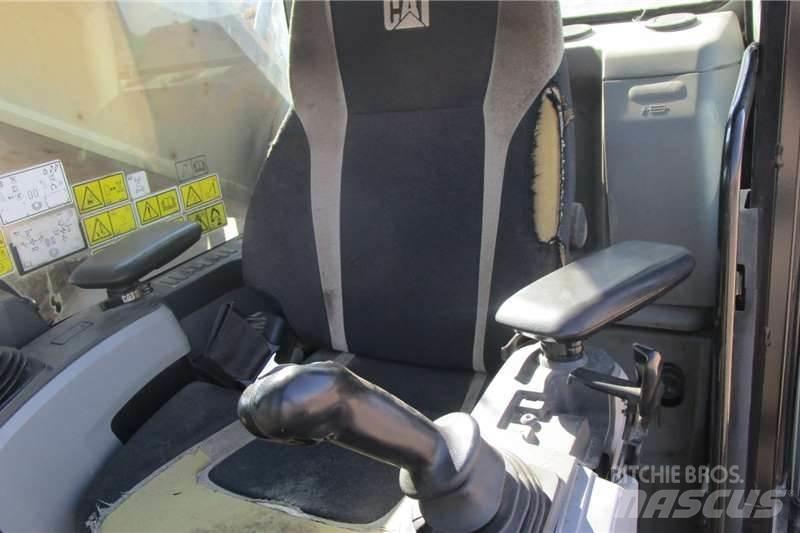 CAT 374FL Minikaivukoneet < 7t