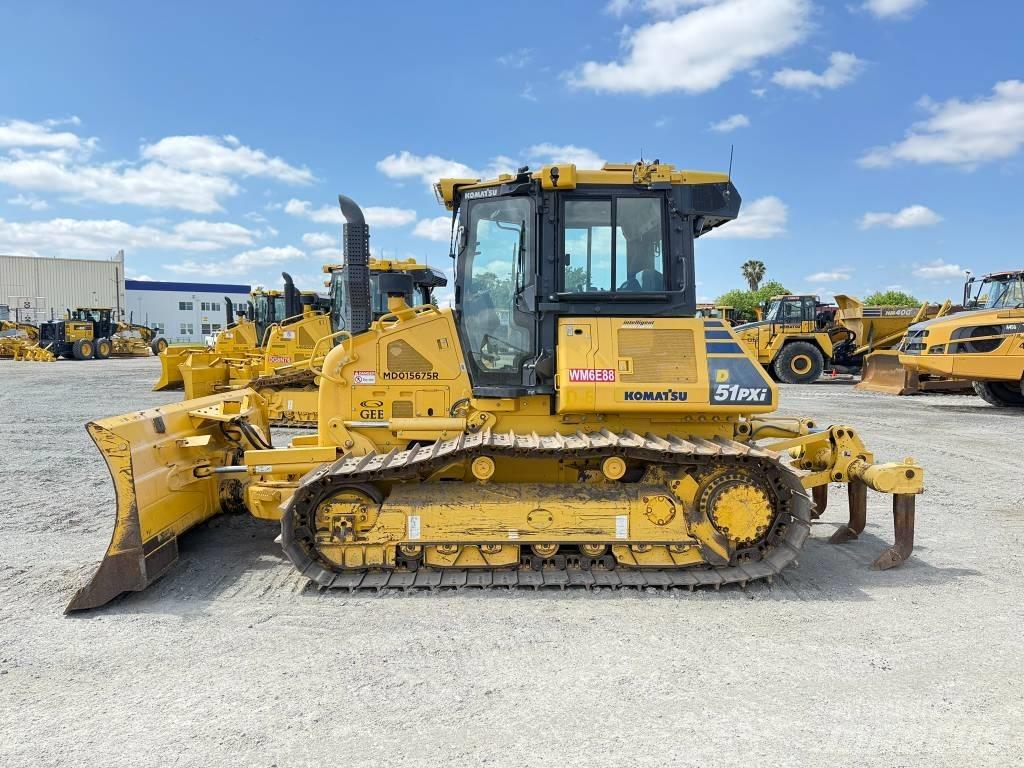 Komatsu D51PXi-24 Telaketjupuskutraktorit