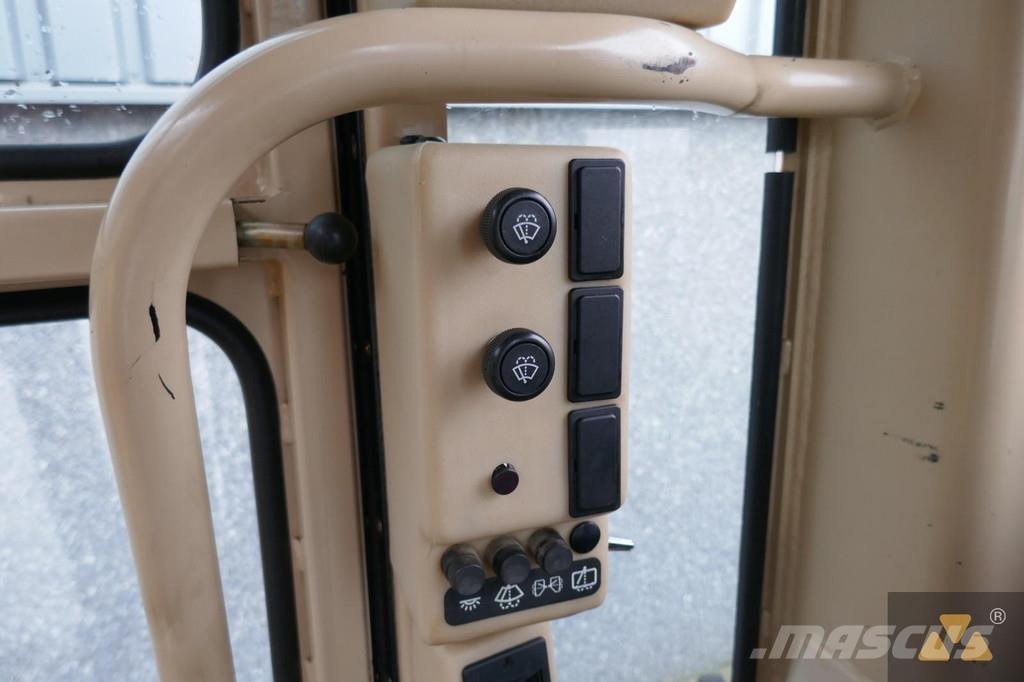 CAT 140H Ex-army Tiehöylät