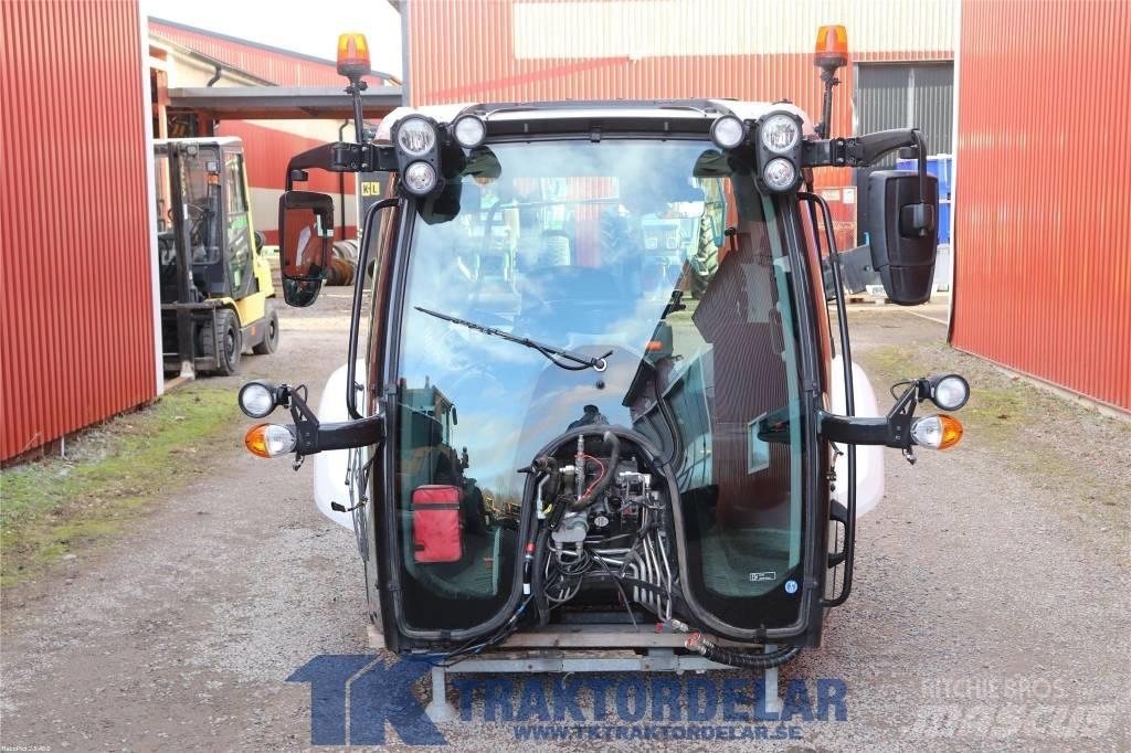 Valmet N124 Ohjaamo ja sisusta
