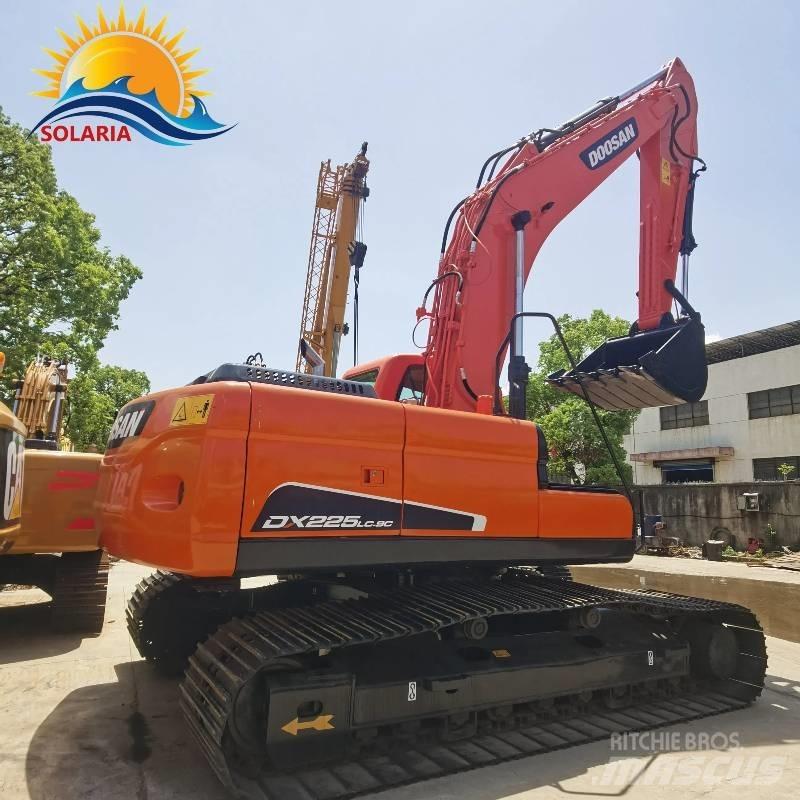 Doosan DX 225 LC Telakaivukoneet