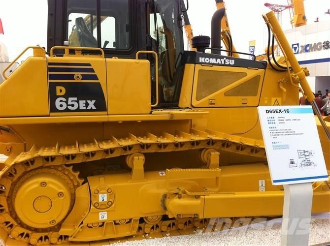 Komatsu D 65 EX-16 Telaketjupuskutraktorit