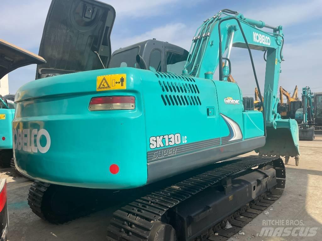 Kobelco 130 Midikaivukoneet 7t - 12t