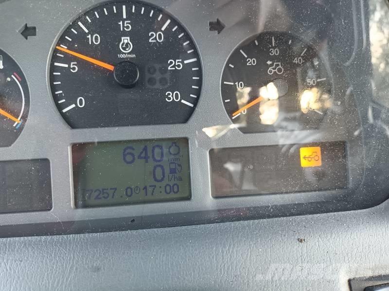 Valtra N 141 Traktorit