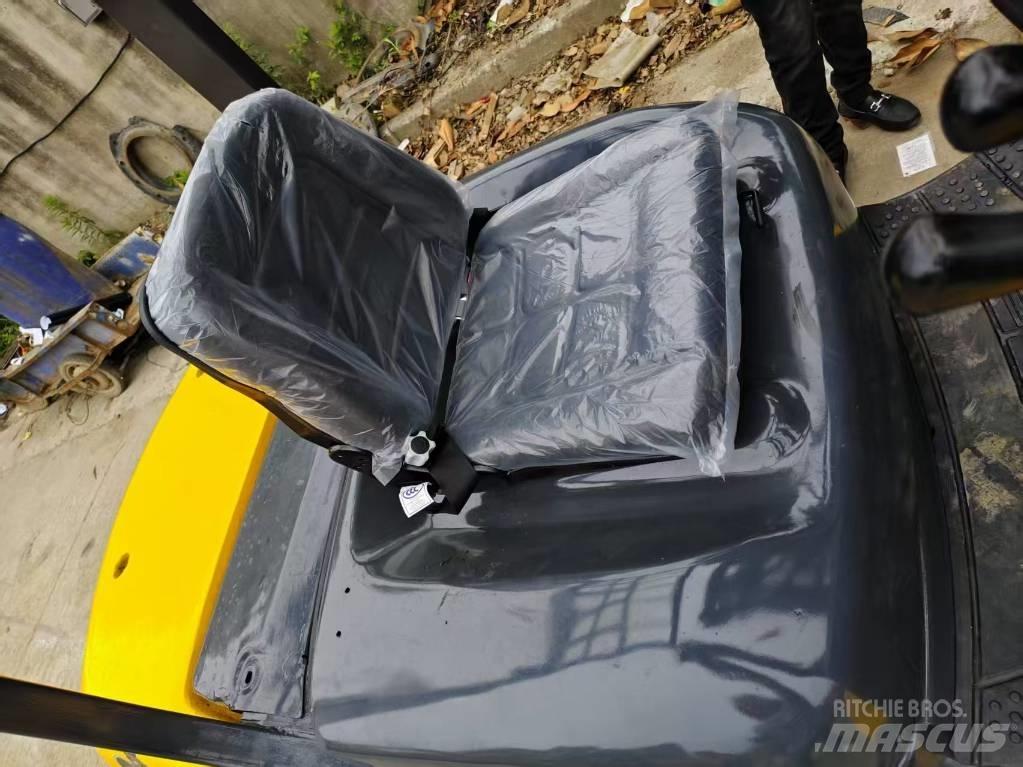Komatsu FD 30 T-17 Dieseltrukit