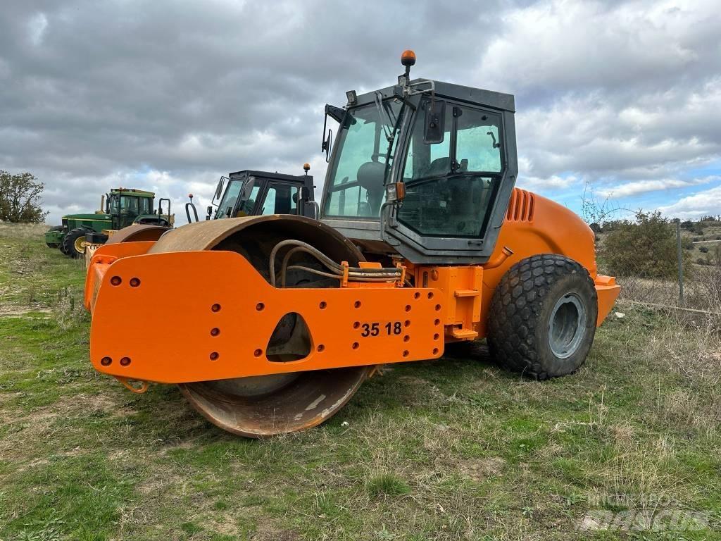 Hamm 3518 Yksivalssijyrät