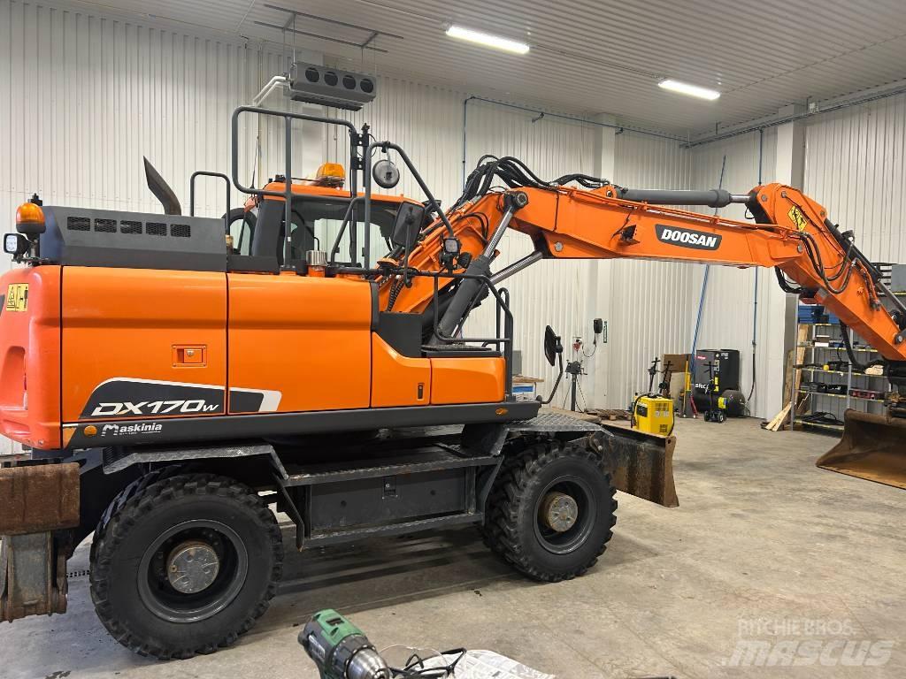 Doosan DX170W-5 Pyöräkaivukoneet
