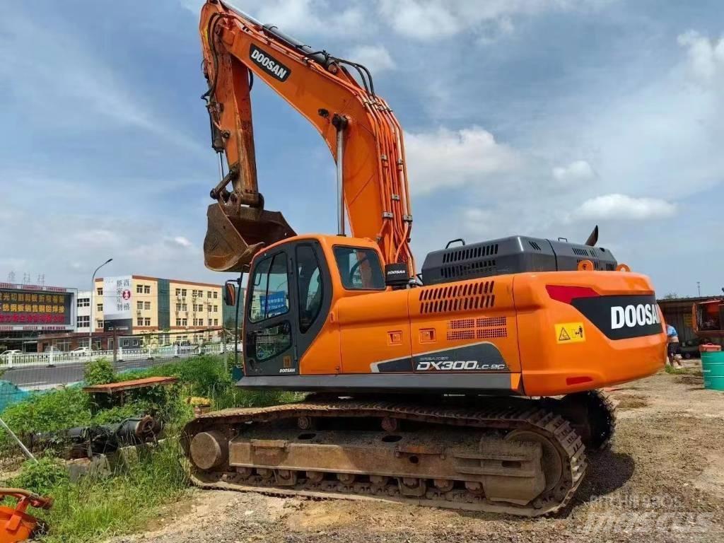 Doosan DX 300 Telakaivukoneet