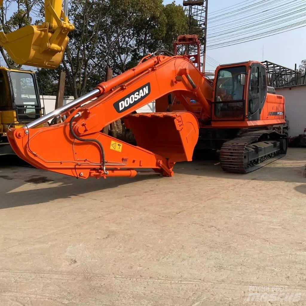 Doosan DX 300 Telakaivukoneet