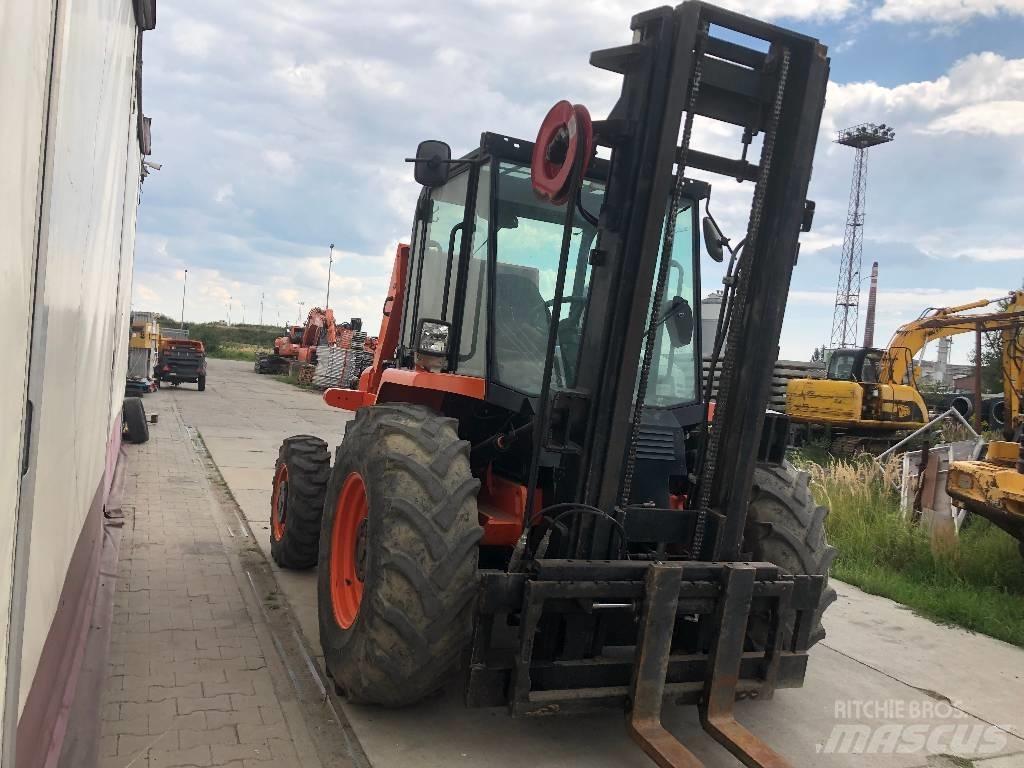 JCB 930-4 Maastotrukit