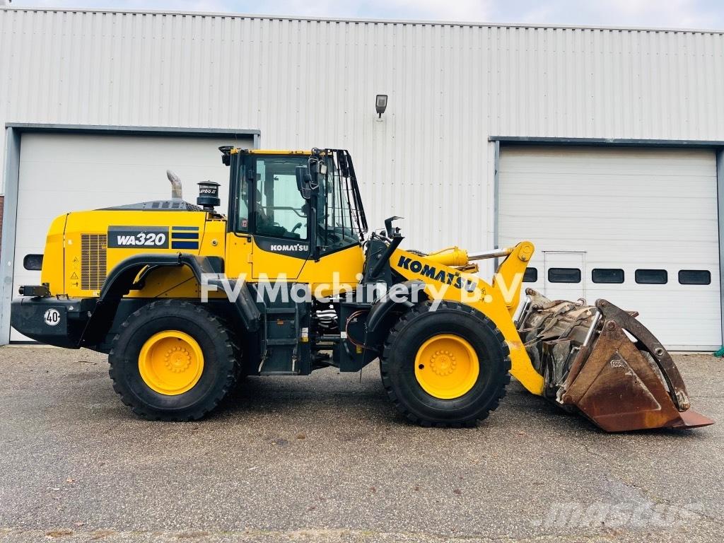 Komatsu WA320 Pyöräkuormaajat