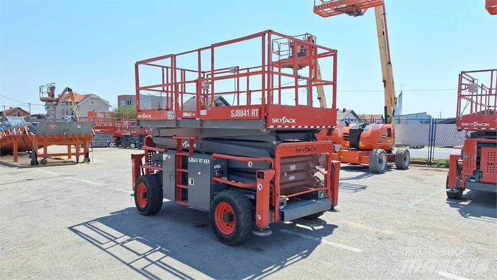 SkyJack 8841RT Saksilavat