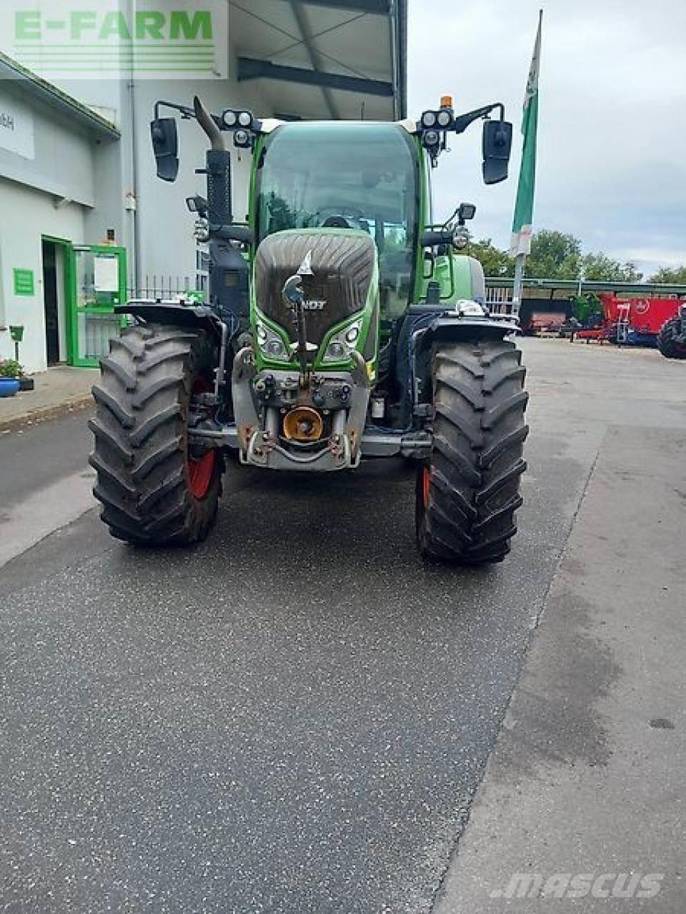 Fendt 724 vario s4 Traktorit