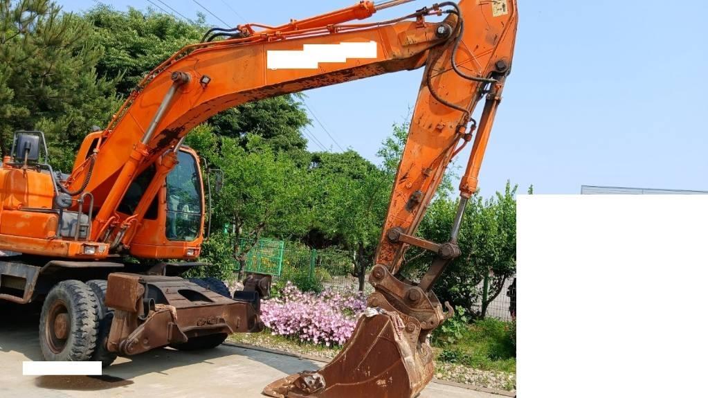 Doosan DX 210 W Pyöräkaivukoneet