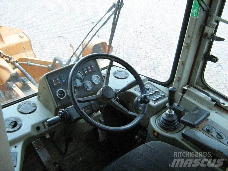 Hyundai HL740-3 Pyöräkuormaajat