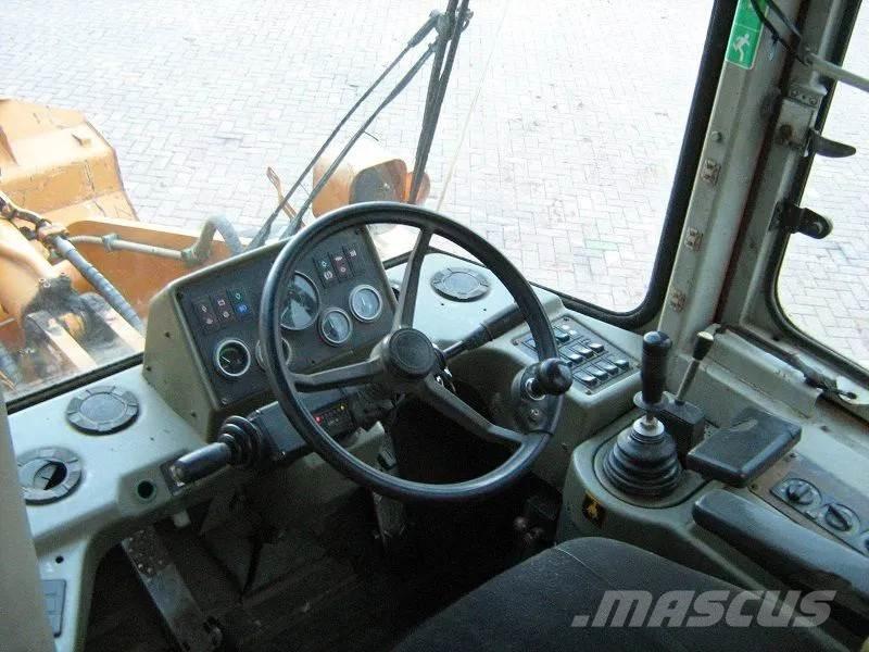 Hyundai HL740-3 Pyöräkuormaajat