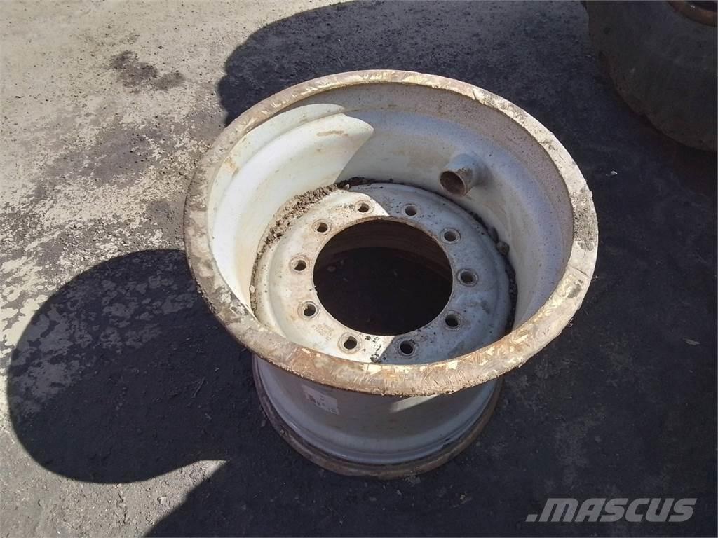 Valmet 901 22x24,5 Renkaat ja vanteet