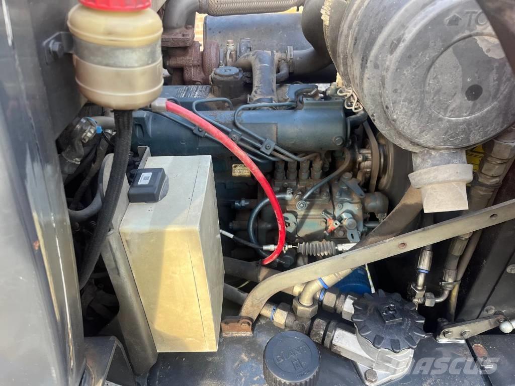 GiANT V 6004 T Pienkuormaajat