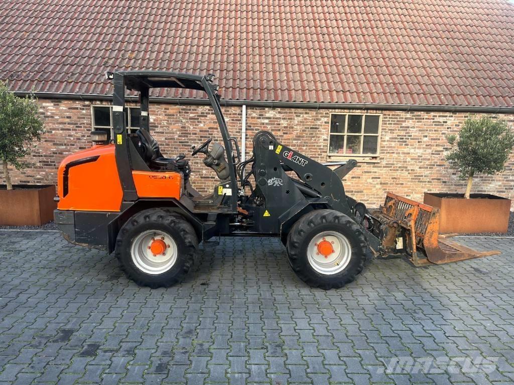 GiANT V 6004 T Pienkuormaajat