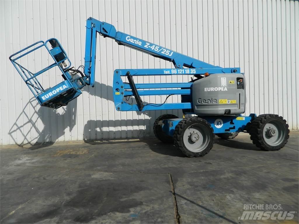 Genie Z45 25J Kuukulkijat