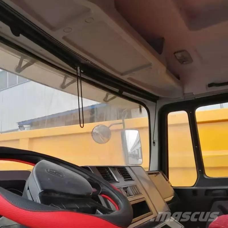 Shacman F3000 6X4 Vetopöytäautot