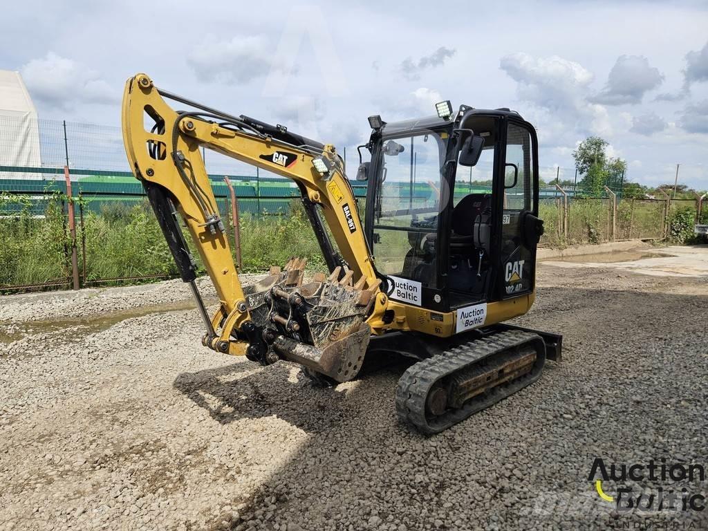 CAT 302.4 D Minikaivukoneet < 7t
