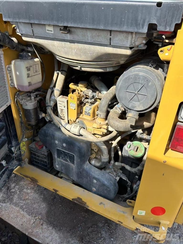 CAT 262 D Liukuohjatut kuormaajat
