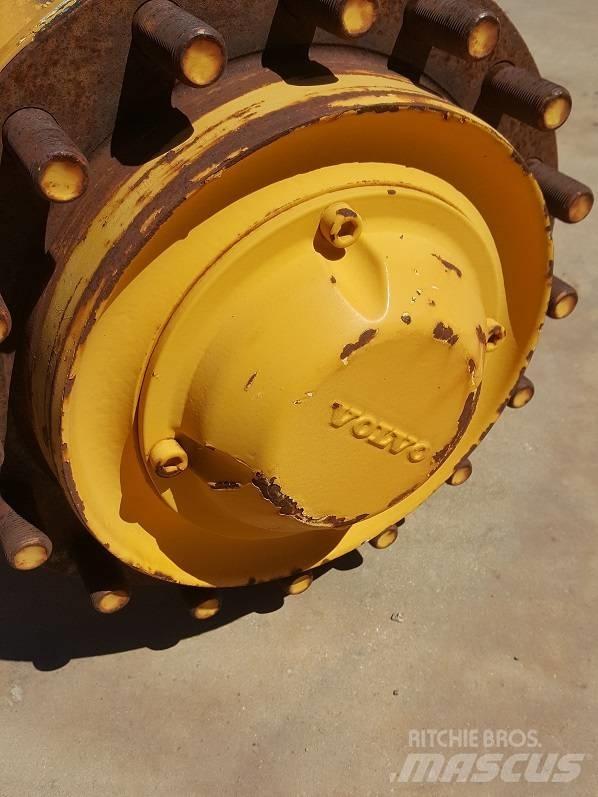 Volvo L90E Akselit