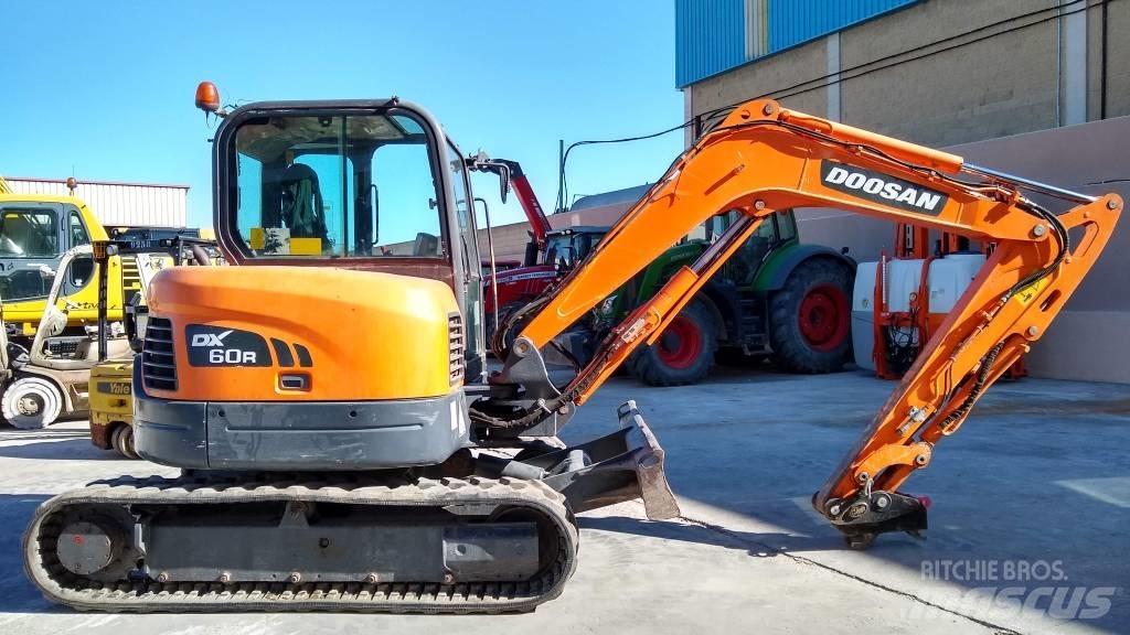 Doosan DX 60 R Minikaivukoneet < 7t