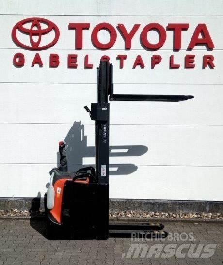 Toyota SPE140L Käyden ajettavat pinoamistrukit