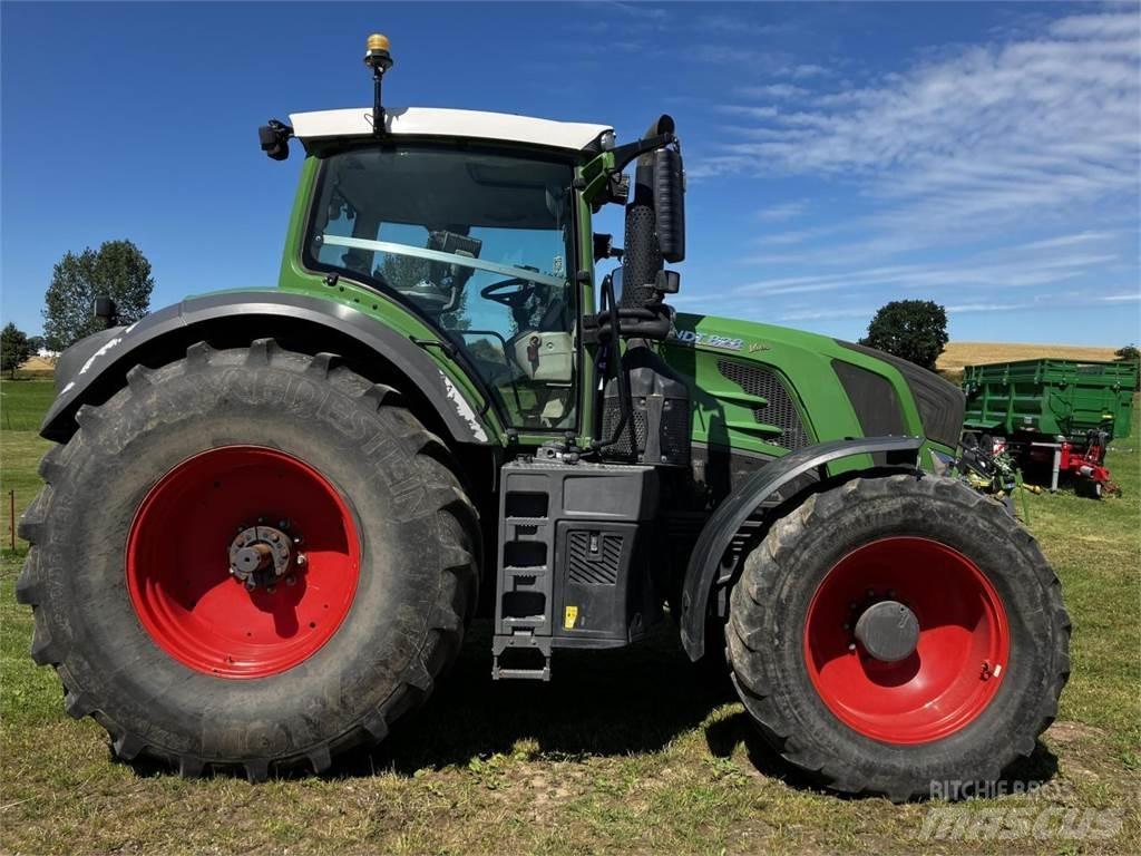 Fendt 828 Vario Traktorit