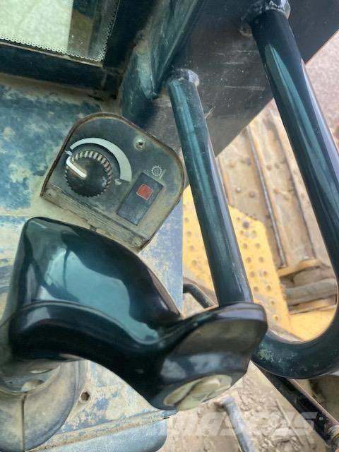 DEERE 850J WT Telaketjupuskutraktorit