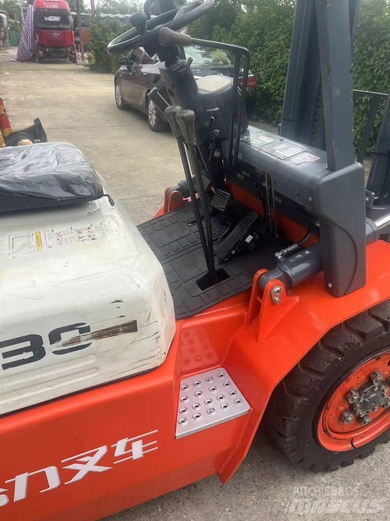 Heli CPC 30 Dieseltrukit