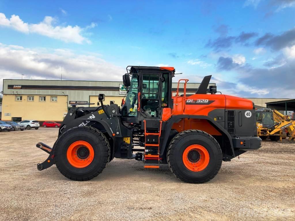 Develon DL 320-7 Pyöräkuormaajat