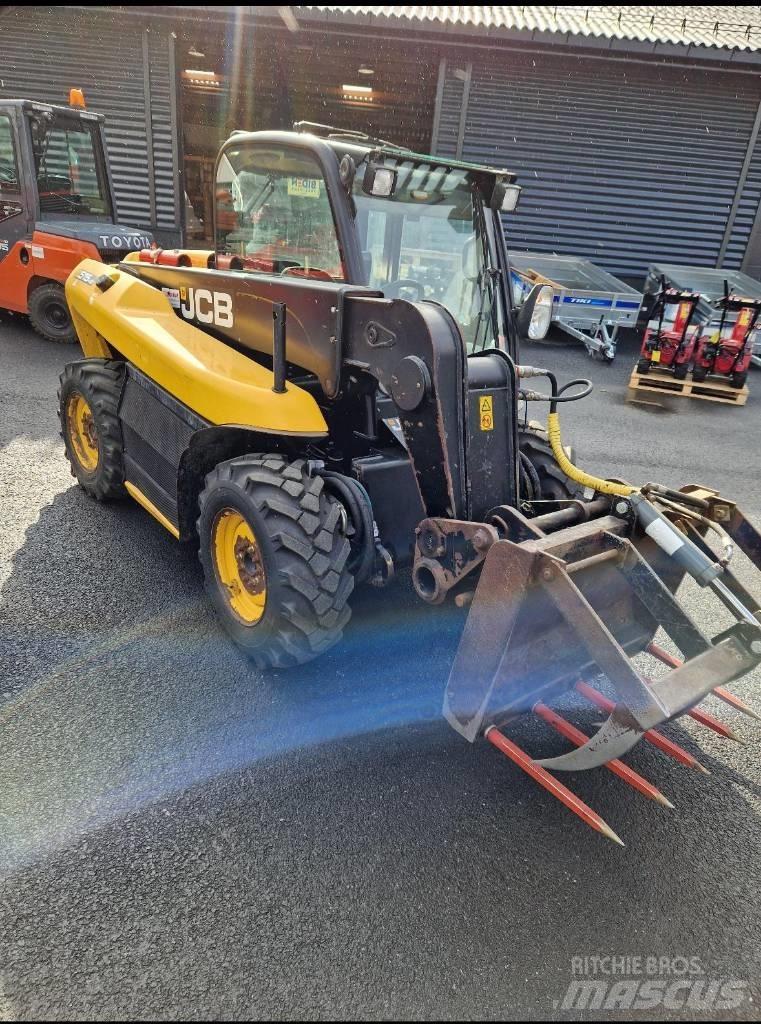 JCB 515-40 Maatalouskurottajat