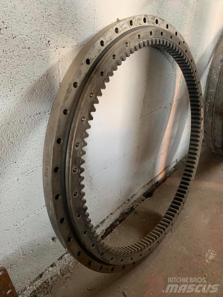 Liebherr 902 Alusta ja jousitus