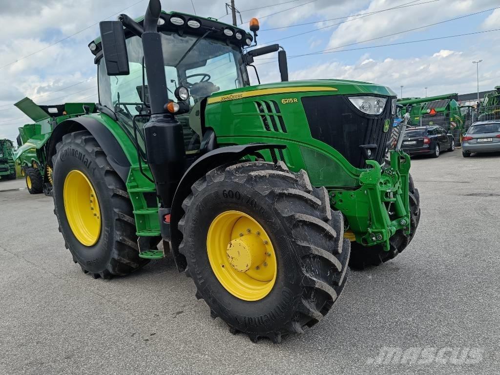 John Deere 6215 R Traktorit
